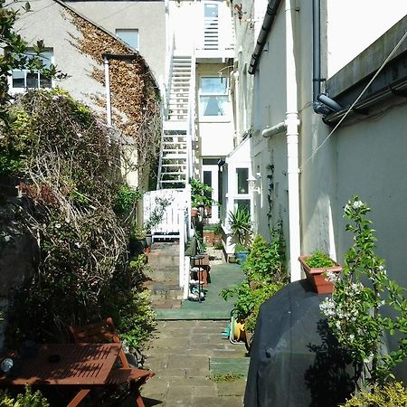 No. 9 Guest House Llandudno Bagian luar foto