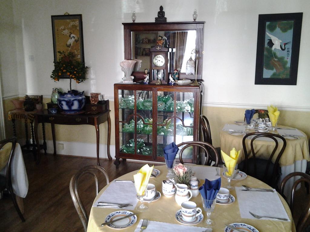 No. 9 Guest House Llandudno Bagian luar foto