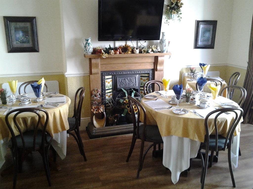 No. 9 Guest House Llandudno Bagian luar foto